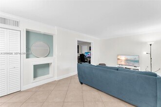 8617 SW 68th Ct in Pinecrest, FL - Building Photo - Building Photo