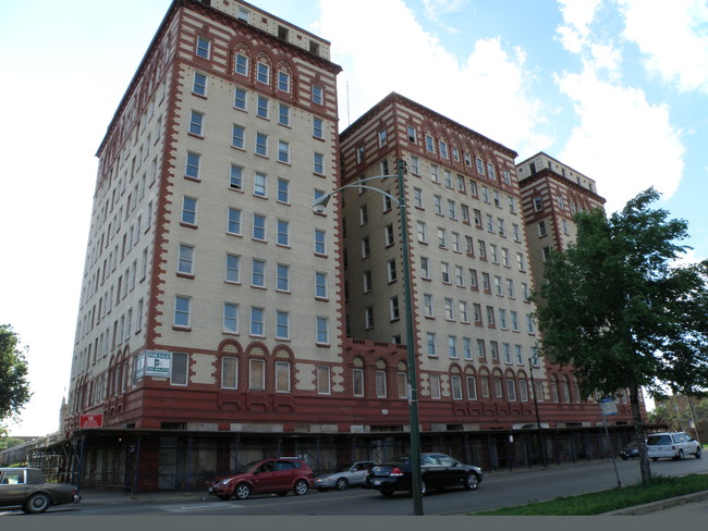 Guyon Apartments in Chicago, IL - Building Photo - Building Photo