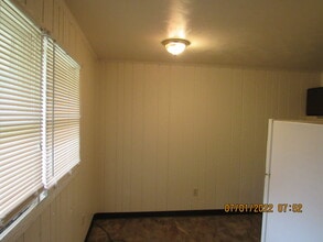 14250 Riverside Dr, Unit B-2 Apt-2 in Constantine, MI - Building Photo - Building Photo