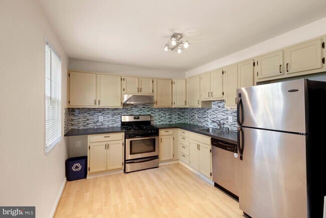 752 Quince Orchard Blvd in Gaithersburg, MD - Building Photo - Building Photo