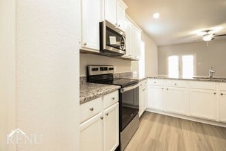 25334 Shadowdale Dr in Cleveland, TX - Building Photo - Building Photo