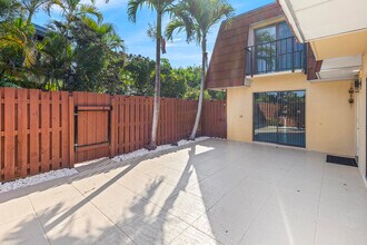1420 Augusta Cir in Delray Beach, FL - Building Photo - Building Photo