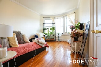 12 Sutherland Rd, Unit 4 in Boston, MA - Foto de edificio - Building Photo