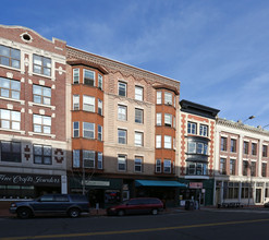 146 Grand St in Waterbury, CT - Foto de edificio - Building Photo