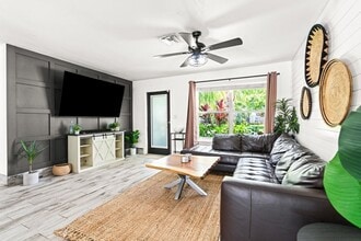 19165 SE Homewood Ave in Jupiter, FL - Building Photo - Building Photo