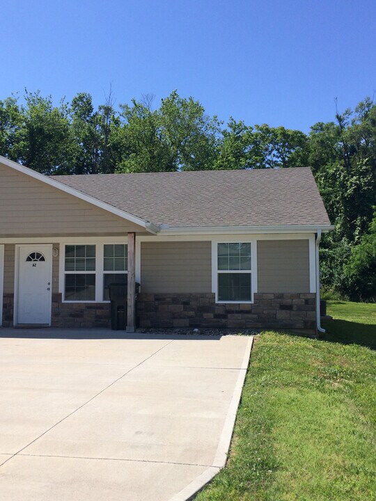 610 A W Market St in Warrensburg, MO - Building Photo