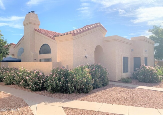 property at 1111 W Summit Pl