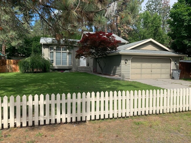 property at 113 E Franklin Dr