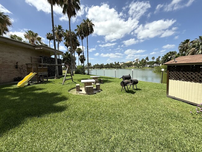 401 Ringgold Rd, Unit #105 in Brownsville, TX - Foto de edificio - Building Photo