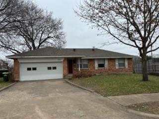 1520 Meandering Way in Plano, TX - Building Photo