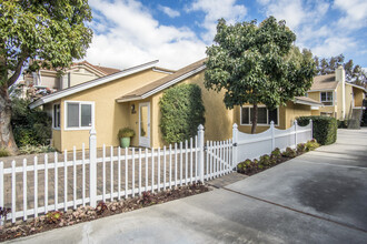 1924 Maple Ave in Costa Mesa, CA - Building Photo - Building Photo