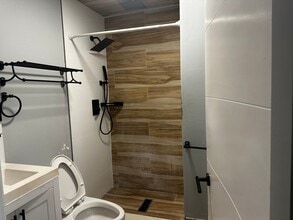 804 Middle St, Unit 804 in Fort Lauderdale, FL - Foto de edificio - Building Photo