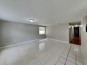 802 Lincoln Ave in Tarpon Springs, FL - Building Photo - Building Photo