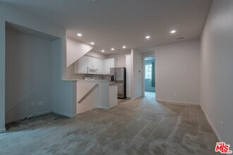 7254 Cedar Rd in Los Angeles, CA - Building Photo - Building Photo