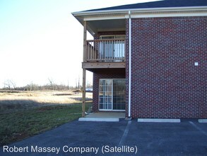 110 Hurstfield Dr in Radcliff, KY - Building Photo - Building Photo