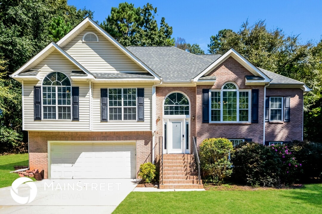 1017 Crown River Pkwy in Mcdonough, GA - Building Photo