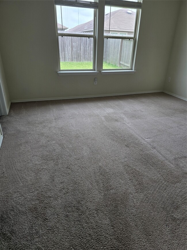 property at 2711 Summer Ln