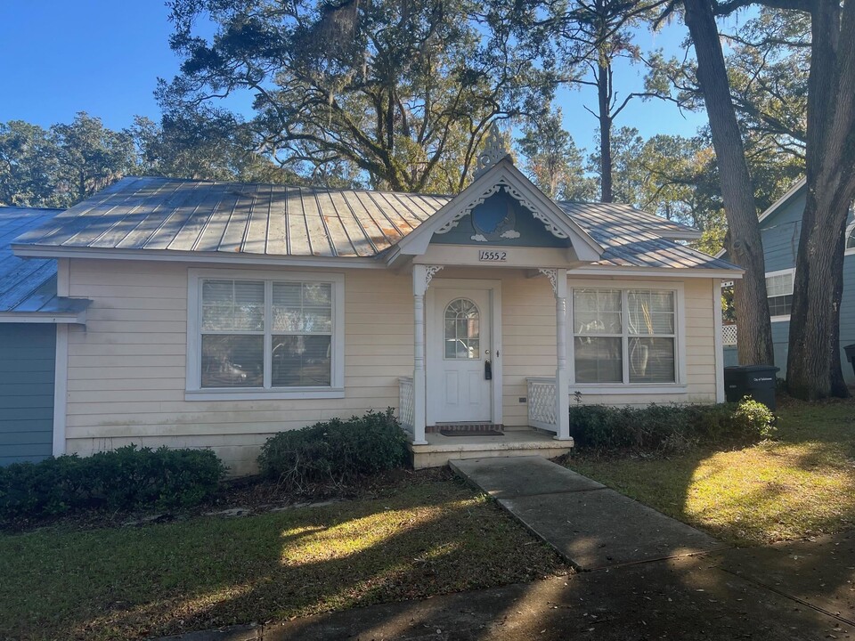 1555 Coombs Dr in Tallahassee, FL - Building Photo