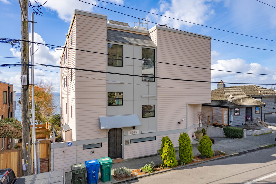 NOU KA HALE CONDOMINIUM in Seattle, WA - Building Photo