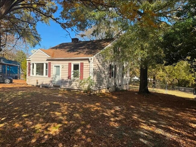 305 Smith St in Burlington, NC - Foto de edificio - Building Photo