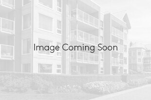 Plymouth Colony Condominiums in Plymouth, MA - Building Photo