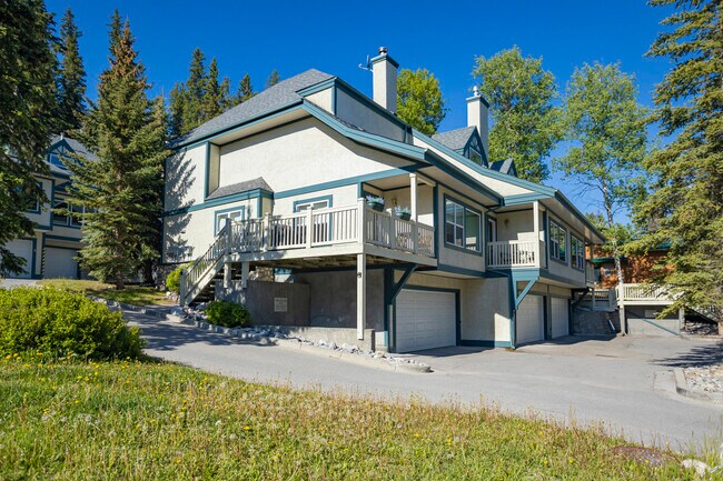 125 Cave Av in Banff, AB - Building Photo - Building Photo