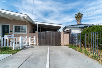 231 Laumer Ave, Unit The Sage Boho in San Jose, CA - Foto de edificio - Building Photo