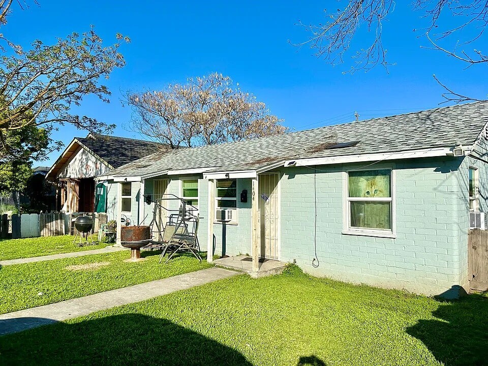 1404 Trinity Ave in Chowchilla, CA - Foto de edificio