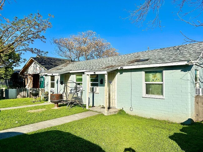 property at 1404 Trinity Ave