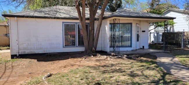 401-401-401-402 16th St in Clovis, NM - Building Photo - Building Photo