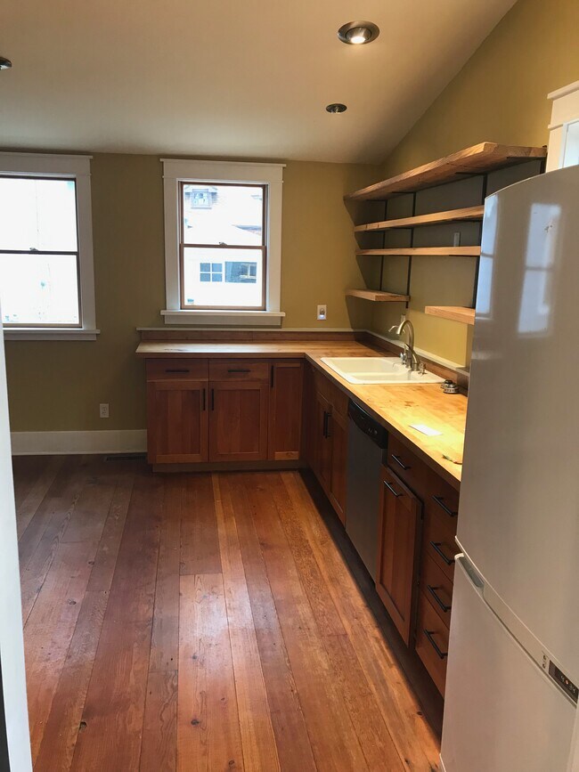 904 S Race St in Urbana, IL - Building Photo - Building Photo