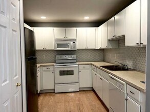 29253 Glen Oaks Blvd E in Farmington Hills, MI - Building Photo - Building Photo