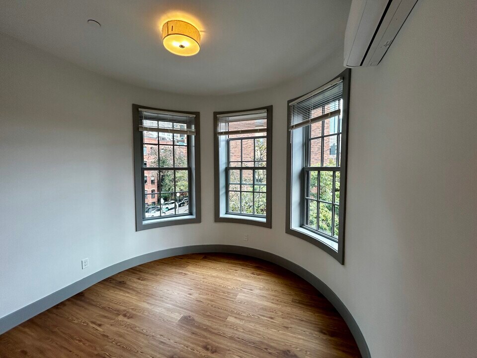 86 Saint Botolph St, Unit 13 in Boston, MA - Building Photo