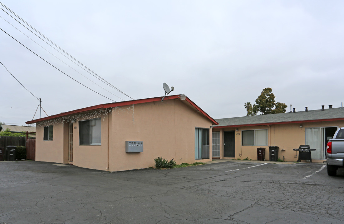 468 Schafer Rd in Hayward, CA - Building Photo