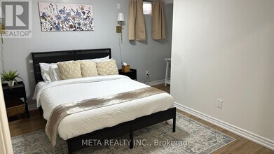 252 Howell Crescent in Pickering, ON - Building Photo - Building Photo