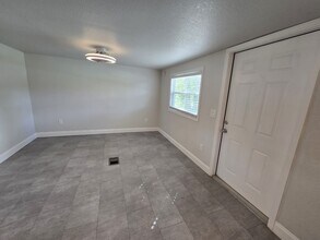 4425 Bryan Ave in Kissimmee, FL - Building Photo - Building Photo
