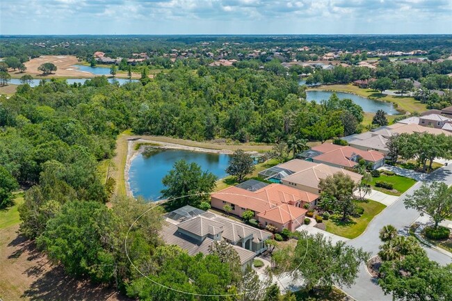 6803 Honeysuckle Trail in Lakewood Ranch, FL - Foto de edificio - Building Photo
