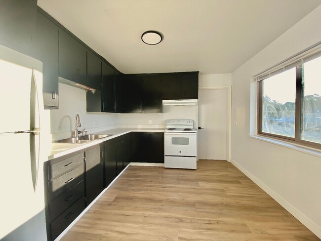 property at 3051 Hazel Ave