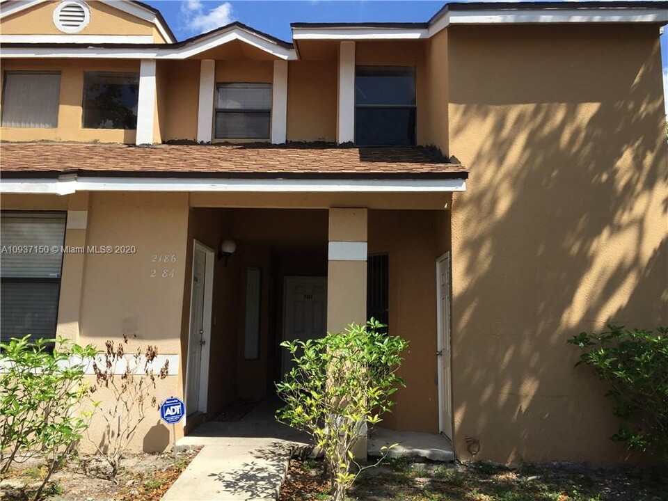 2184 SW 80th Ter, Unit 2184 in Miramar, FL - Building Photo