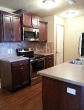 Weaver Creek Apartments in Springfield, MO - Building Photo - Interior Photo