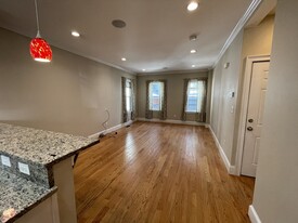 283 Gold St, Unit 1 in Boston, MA - Building Photo - Building Photo