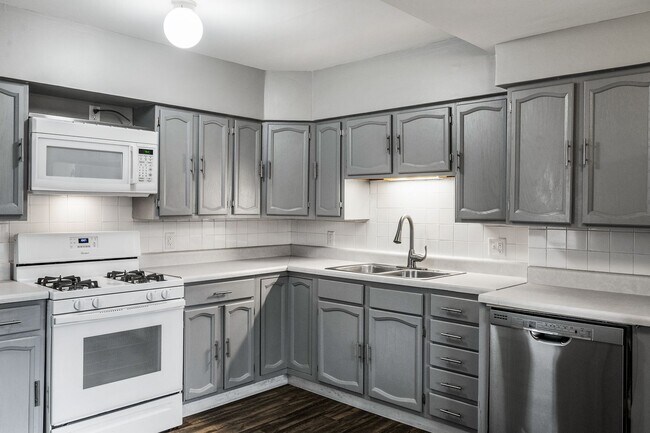 515 12th Ave NW in New Brighton, MN - Building Photo - Building Photo