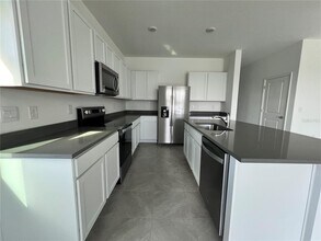 131 Mangrove Shade Cir in Apollo Beach, FL - Building Photo - Building Photo