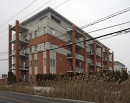 991 Champagne in Laval, QC - Building Photo