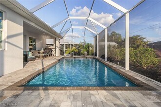 1210 SE 37th Terrace in Cape Coral, FL - Foto de edificio - Building Photo