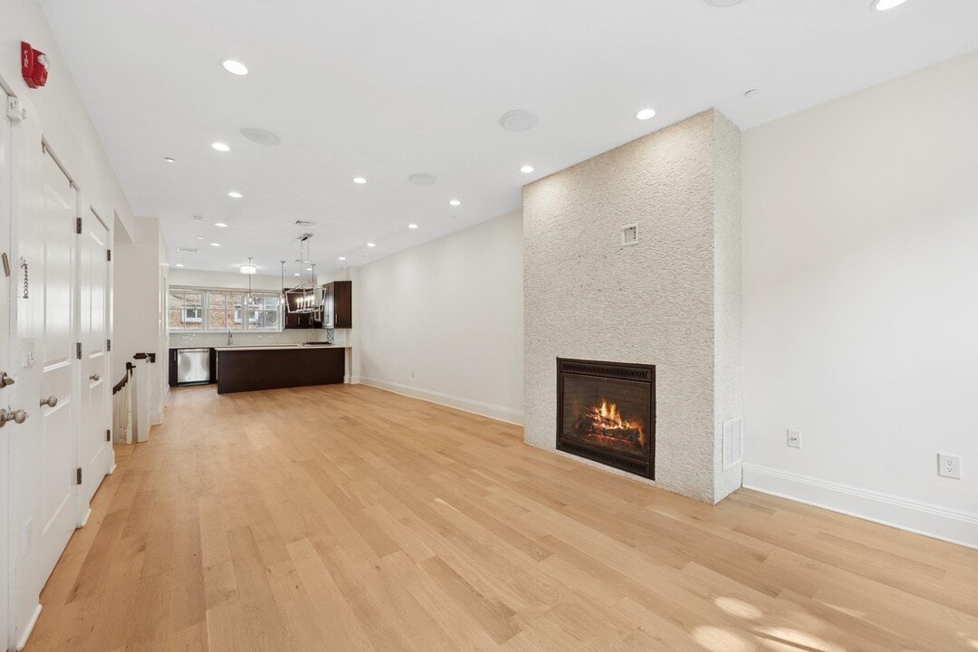 625 Bloomfield St in Hoboken, NJ - Building Photo