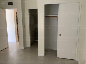 2425 Westholme Blvd-Unit -D in Bakersfield, CA - Building Photo - Building Photo