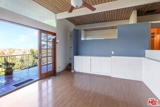 11667 Picturesque Dr in Los Angeles, CA - Building Photo - Building Photo