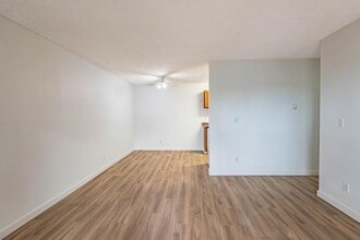 Christopher County in Edmonton, AB - Building Photo - Building Photo