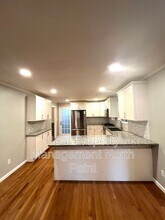 2301 Echo Hills Cir NE in Atlanta, GA - Foto de edificio - Building Photo